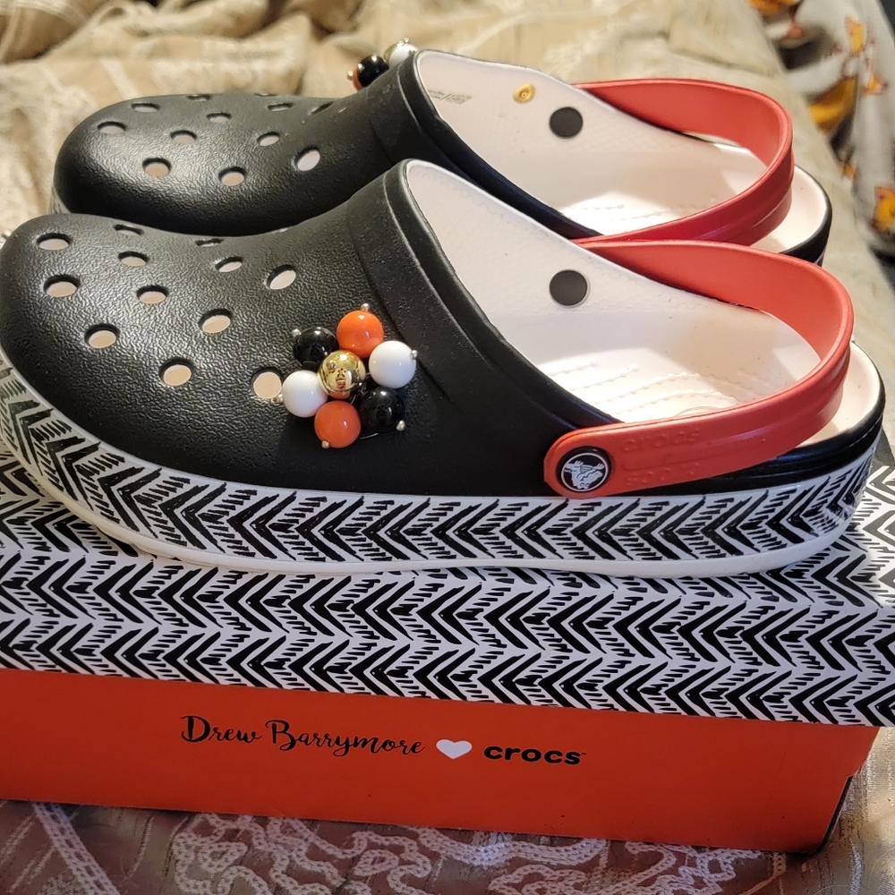 Drew Barrymore crocs Size 8